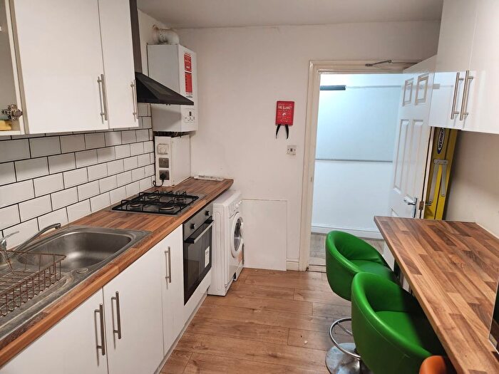 1 Bedroom Studio To Rent In Buckingham Road, London, E18