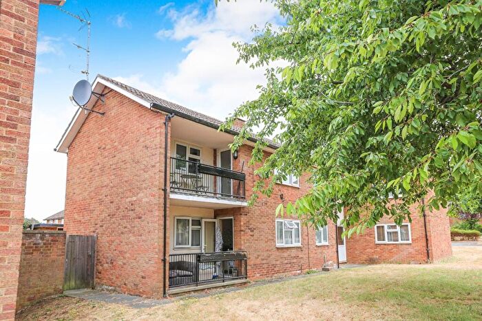 1 Bedroom Flat To Rent In Oaks Cross, Stevenage, Hertfordshire, SG2