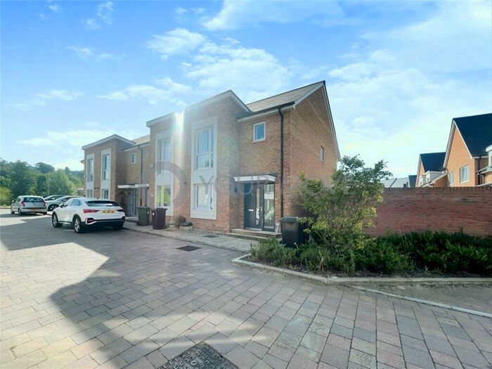 3 Bedroom Semi-Detached House To Rent In Falstaff Mews, Greenhithe, Kent, DA9