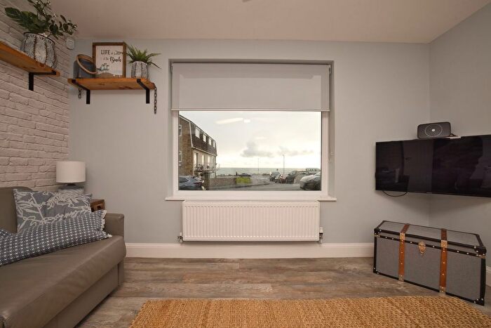 2 Bedroom Maisonette For Sale In Cheviot Court, Broadstairs, Kent, CT10