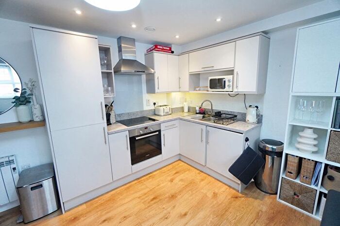 2 Bedroom Flat To Rent In Corporation Street, High Wycombe, HP13