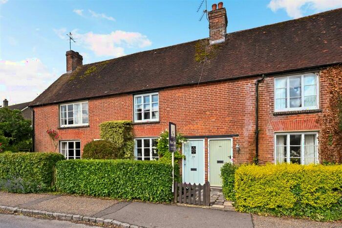 2 Bedroom Cottage For Sale In The Street, Boxgrove, PO18