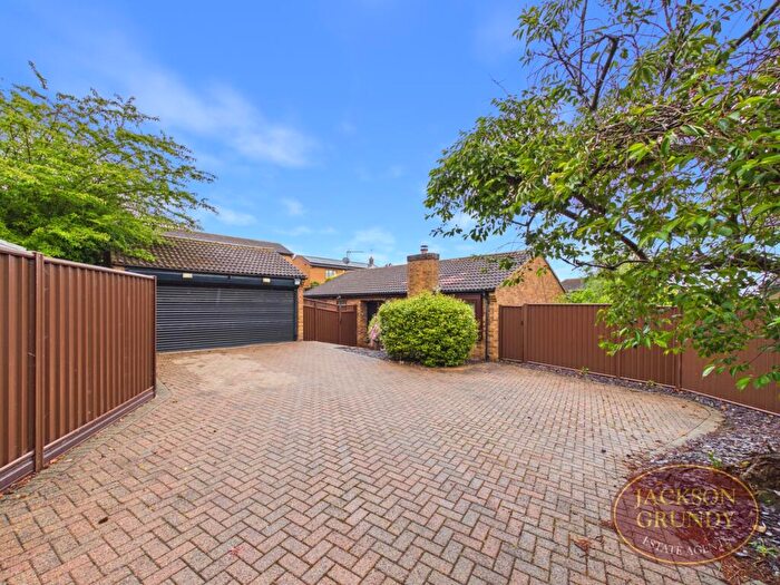3 Bedroom Detached Bungalow For Sale In Strawberry Hill, Berrydale, NN3