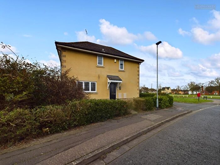3 Bedroom End Of Terrace House For Sale In Rothwell Way, Peterborough, PE2