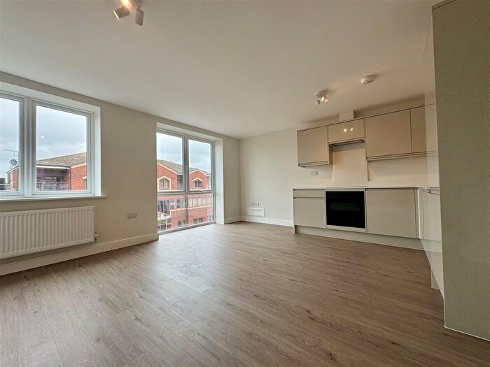 1 Bedroom Flat To Rent In - Vicotria Road, Farnborough, GU14