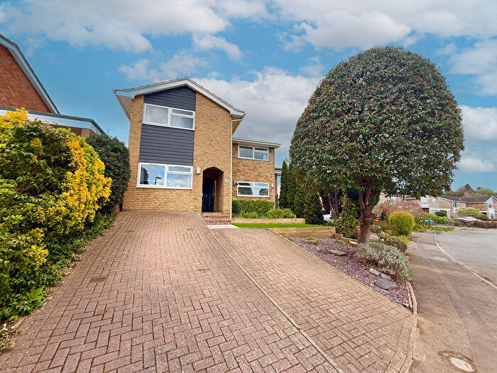 5 Bedroom Detached House For Sale In Vicarage Street, Woburn Sands, MK17