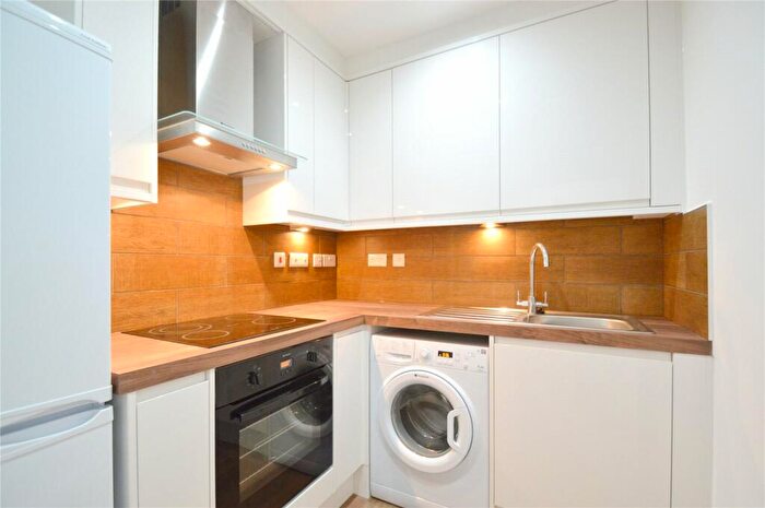 Apartment To Rent In Lower Addiscombe Road, Croydon, CR0