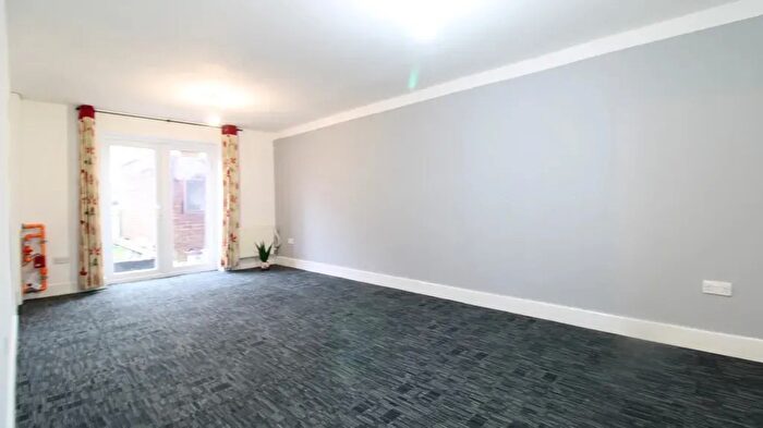 3 Bedroom End Of Terrace House To Rent In Southville Close, Feltham, TW14