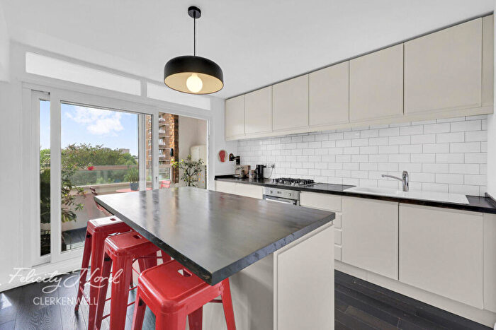3 Bedroom Apartment For Sale In Bath Street, London, EC1V - Photo 11