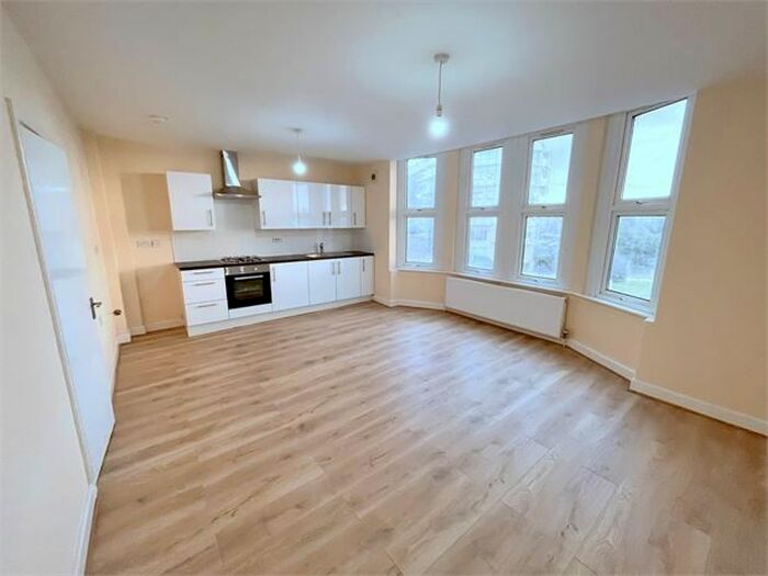 1 Bedroom Flat To Rent In Catford Broadway, Catford, London, SE6