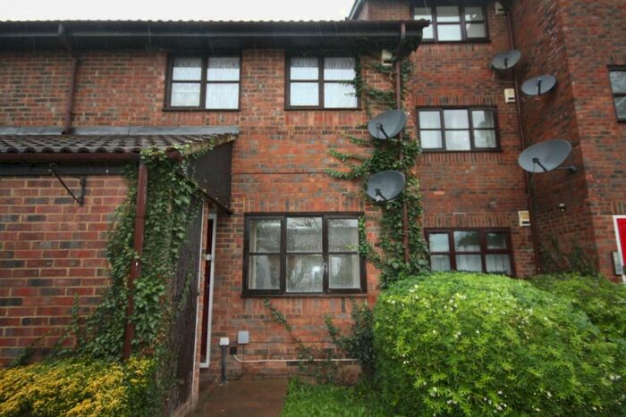 1 Bedroom Maisonette To Rent In Troutbeck Close, Slough, SL2