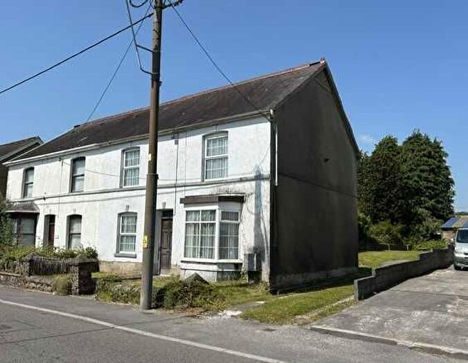 3 Bedroom Semi Detached House For Sale In Blaenau Road, Llandybie, Ammanford, SA18