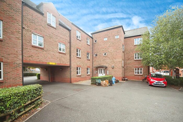 2 Bedroom Flat To Rent In Winters Field, Taunton, TA1