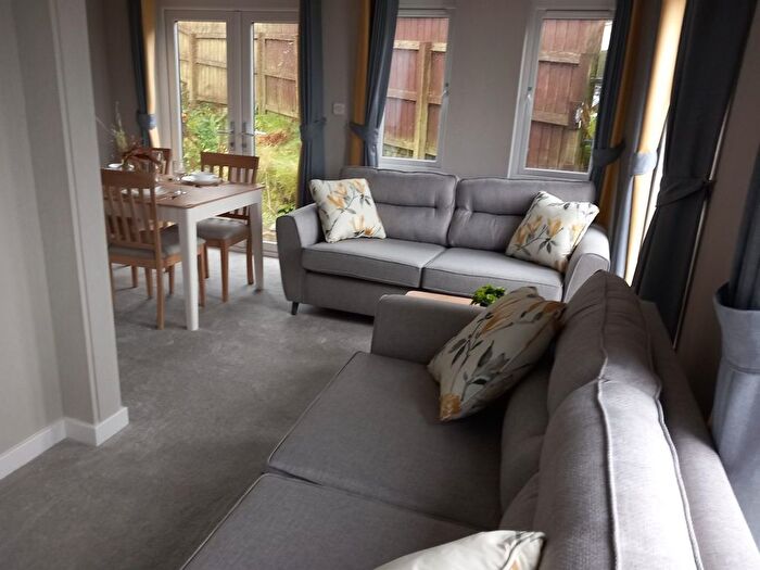 2 Bedroom Mobile/park Home For Sale In North Park, Tamar Way, Gunnislake, PL18