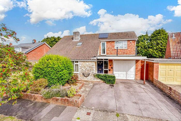 4 Bedroom Detached House For Sale In Christopher Way, Emsworth, Hampshire, PO10