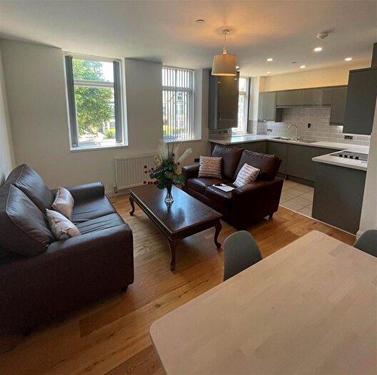 3 Bedroom Apartment To Rent In Richmond Road, Cardiff, CF24