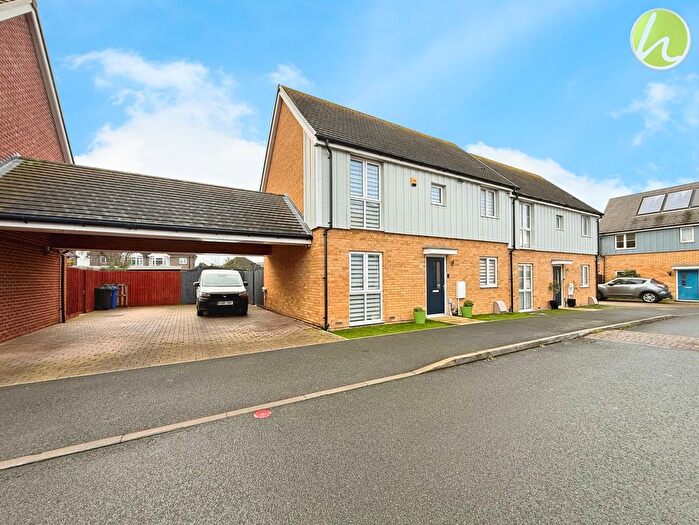 3 Bedroom Semi-Detached House For Sale In Heathland Way, Grays, RM16