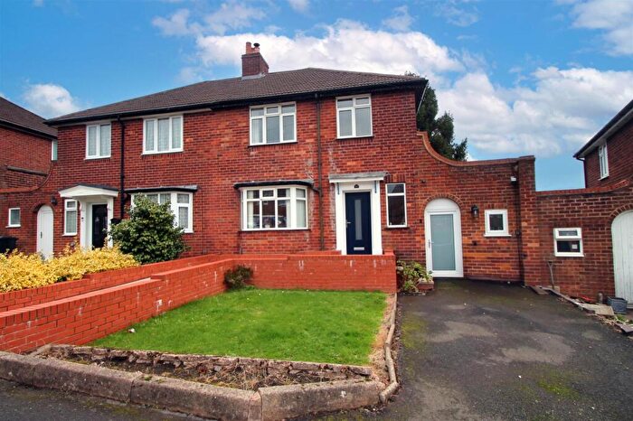 3 Bedroom Semi Detached House For Sale In Fatherless Barn Crescent, Halesowen, B63