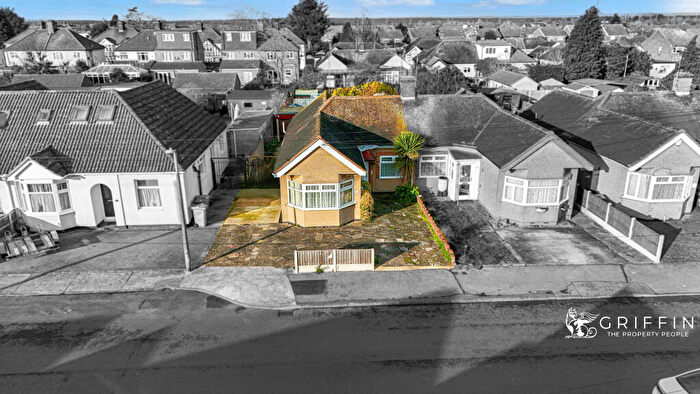 2 Bedroom Bungalow For Sale In Laird Avenue, Grays, RM16