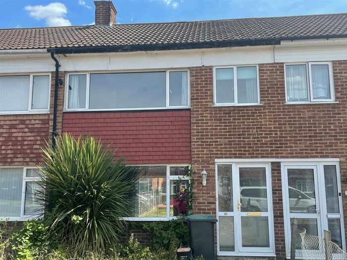 3 Bedroom Property To Rent In Beaumont Drive, Northfleet, Gravesend, DA11