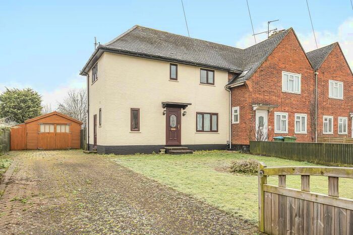 3 Bedroom End Of Terrace House To Rent In Aylesbury, Buckinghamshire, HP21