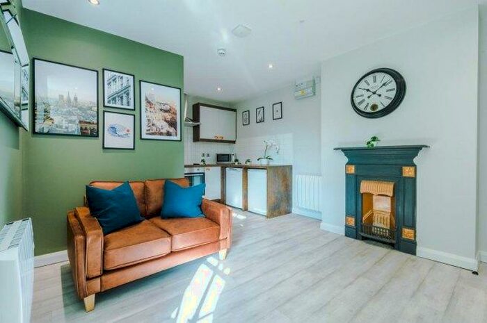 2 Bedroom Flat To Rent In Jesmond View, NE2