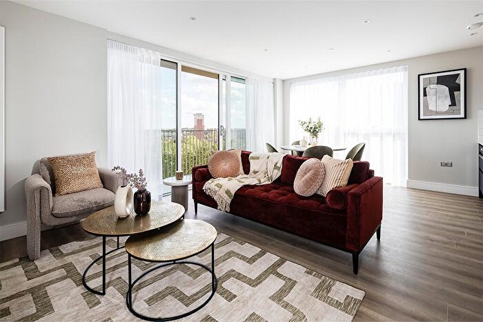 2 Bedroom Apartment For Sale In Grinstead Road, Deptford, SE8