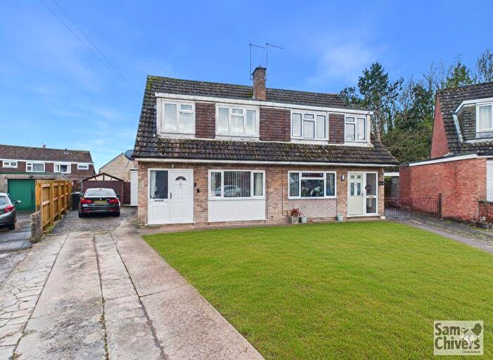 4 Bedroom Semi-Detached House For Sale In Waterside Road, Radstock, BA3