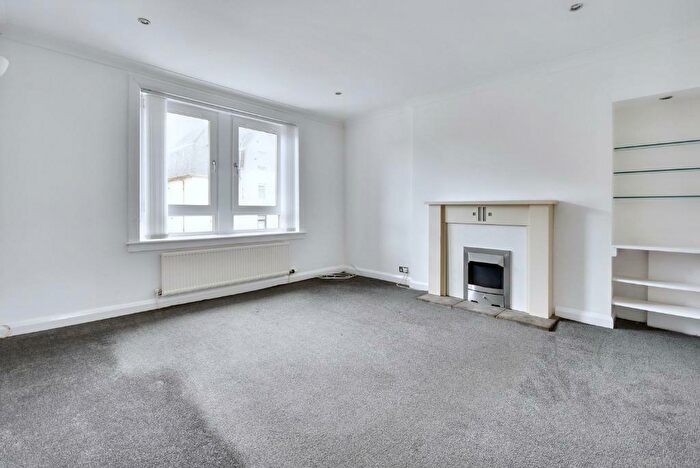 2 Bedroom Flat To Rent In Lime Street, Inverclyde, Greenock, PA15