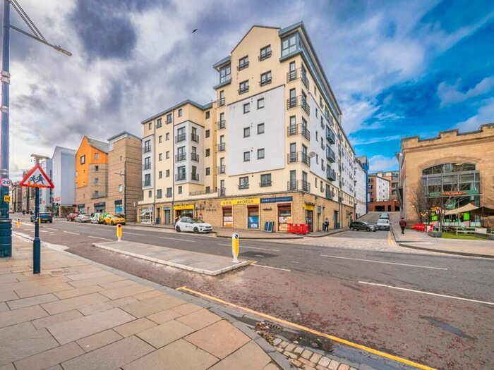 2 Bedroom Flat To Rent In Gentle's Entry, Edinburgh, Midlothian, EH8
