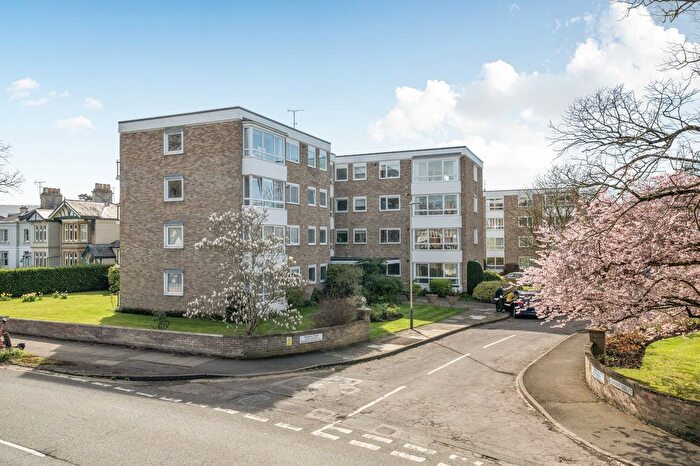 2 Bedroom Flat For Sale In Queens Road, Cheltenham, GL50