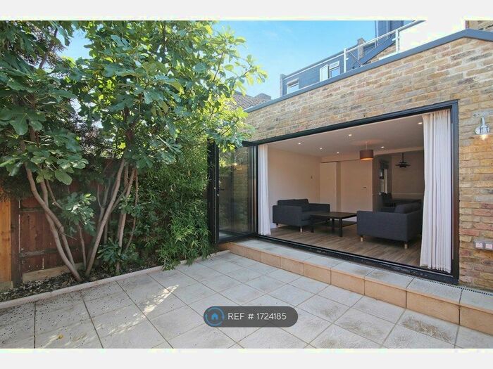 2 Bedroom Flat To Rent In A Rodwell Road, London, SE22