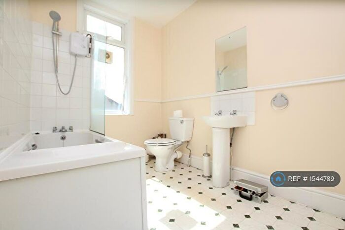 5 Bedroom Semi-Detached House To Rent In Kellaway Avenue, Bristol, BS6