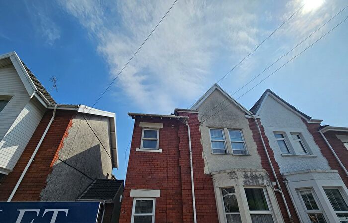 3 Bedroom Flat To Rent In Dilwyn Road, SA2