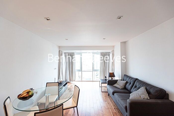 2 Bedroom Flat To Rent In Kew Bridge Road, Brentford, TW8