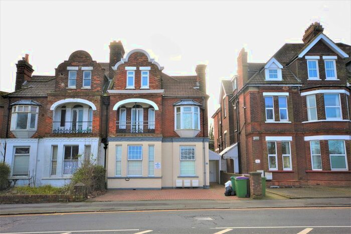 2 Bedroom Flat To Rent In Cheriton Road, Folkestone, CT19
