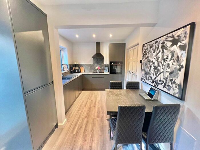 3 Bedroom Terraced House For Sale In Thrift Green, Brentwood, CM13