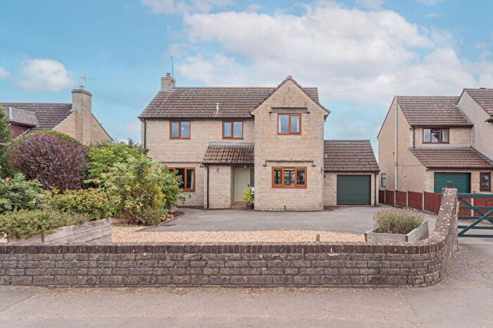4 Bedroom Detached House For Sale In Kingswood, Wotton-under-Edge, GL12