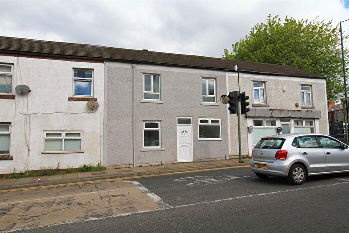 4 Bedroom Property For Sale In Mossley Road, Ashton-Under-Lyne, OL6