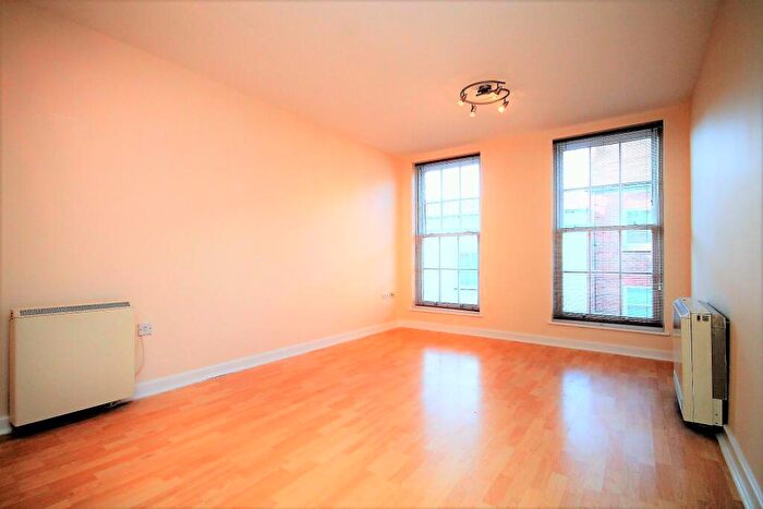 2 Bedroom Apartment To Rent In Wedgewood Street, Aylesbury, HP19