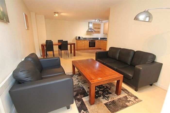 2 Bedroom Flat To Rent In Aspect, Leeds, LS2