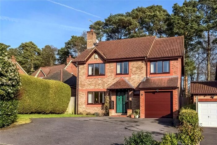 5 Bedroom Detached House To Rent In Knights Way, Camberley, GU15