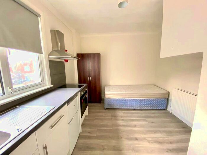 1 Bedroom Property To Rent In Hibernia Road, Hounslow, TW3