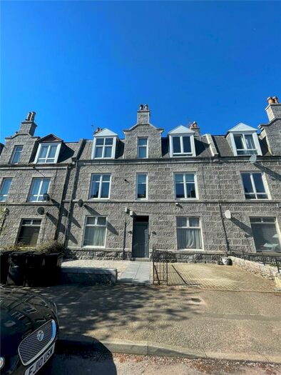 1 Bedroom Flat To Rent In Balmoral Place, First Floor Right, Aberdeen, AB10