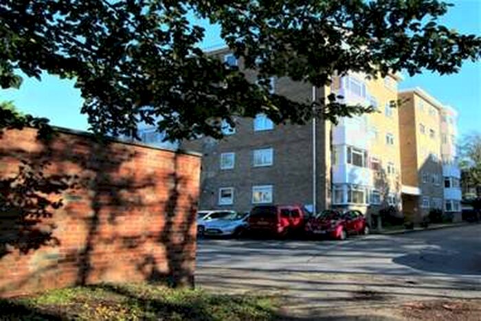 2 Bedroom Flat To Rent In Surrendon Road, Brighton, BN1