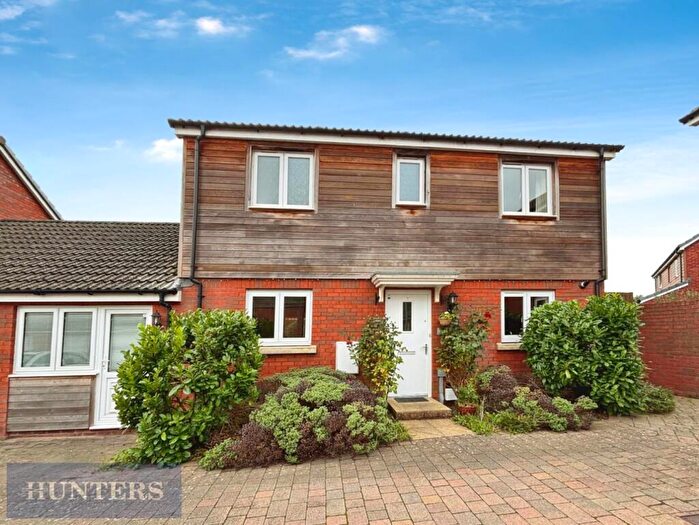 4 Bedroom Detached House To Rent In Hardy Close, Exeter, EX2