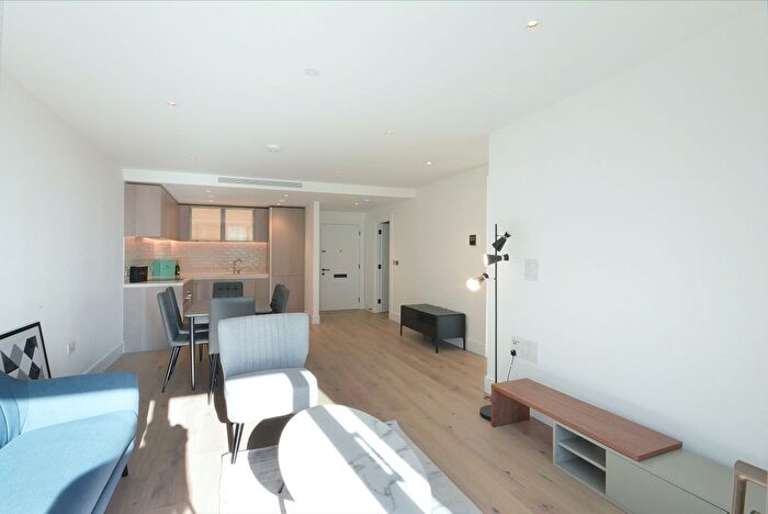 1 Bedroom Flat For Sale In Palmer Road, London, SW11