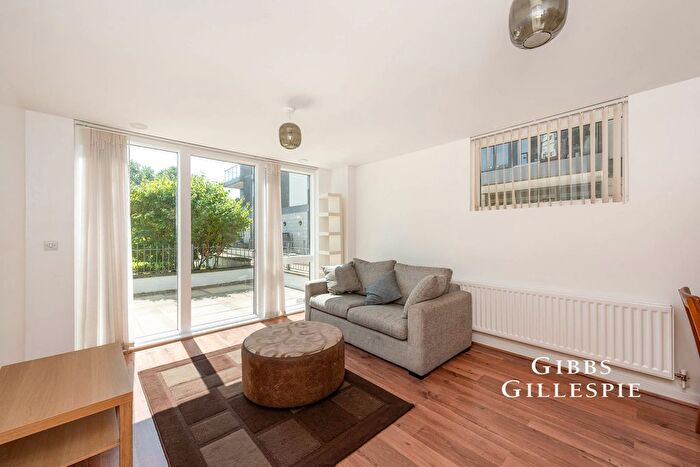 2 Bedroom Flat To Rent In Clayponds Lane, Brentford, TW8