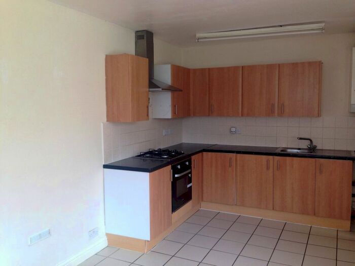 3 Bedroom Semi-Detached House To Rent In Hawthorne Avenue, Rotherham, S62