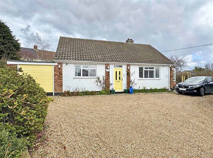 2 Bedroom Detached Bungalow For Sale In Silver Street, Wethersfield, Braintree, CM7